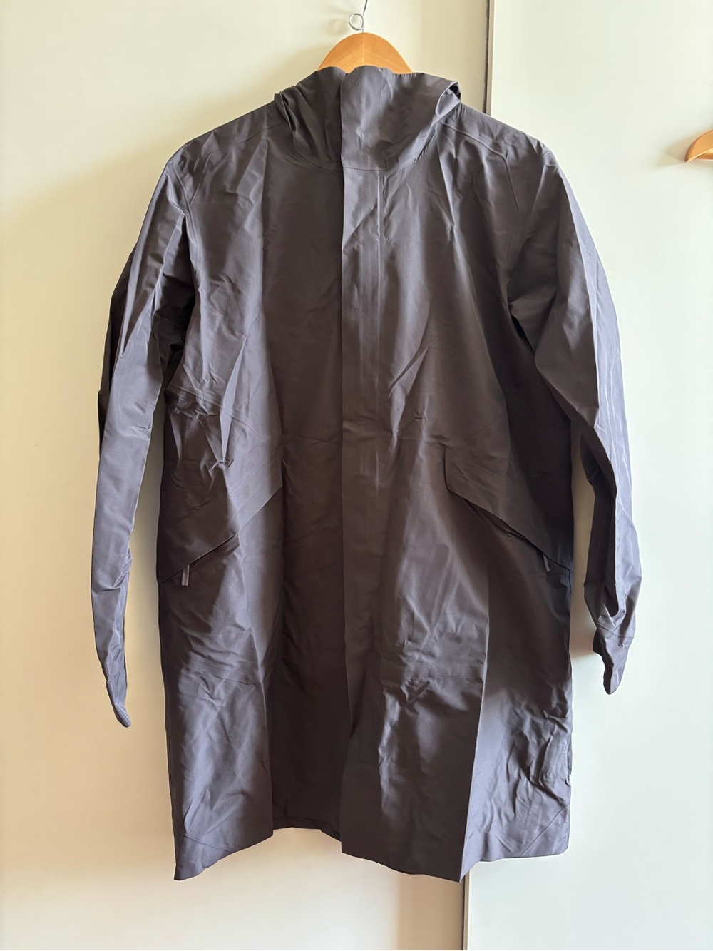 Arc'teryx Women’s Hooded Raincoat in Charcoal Gray